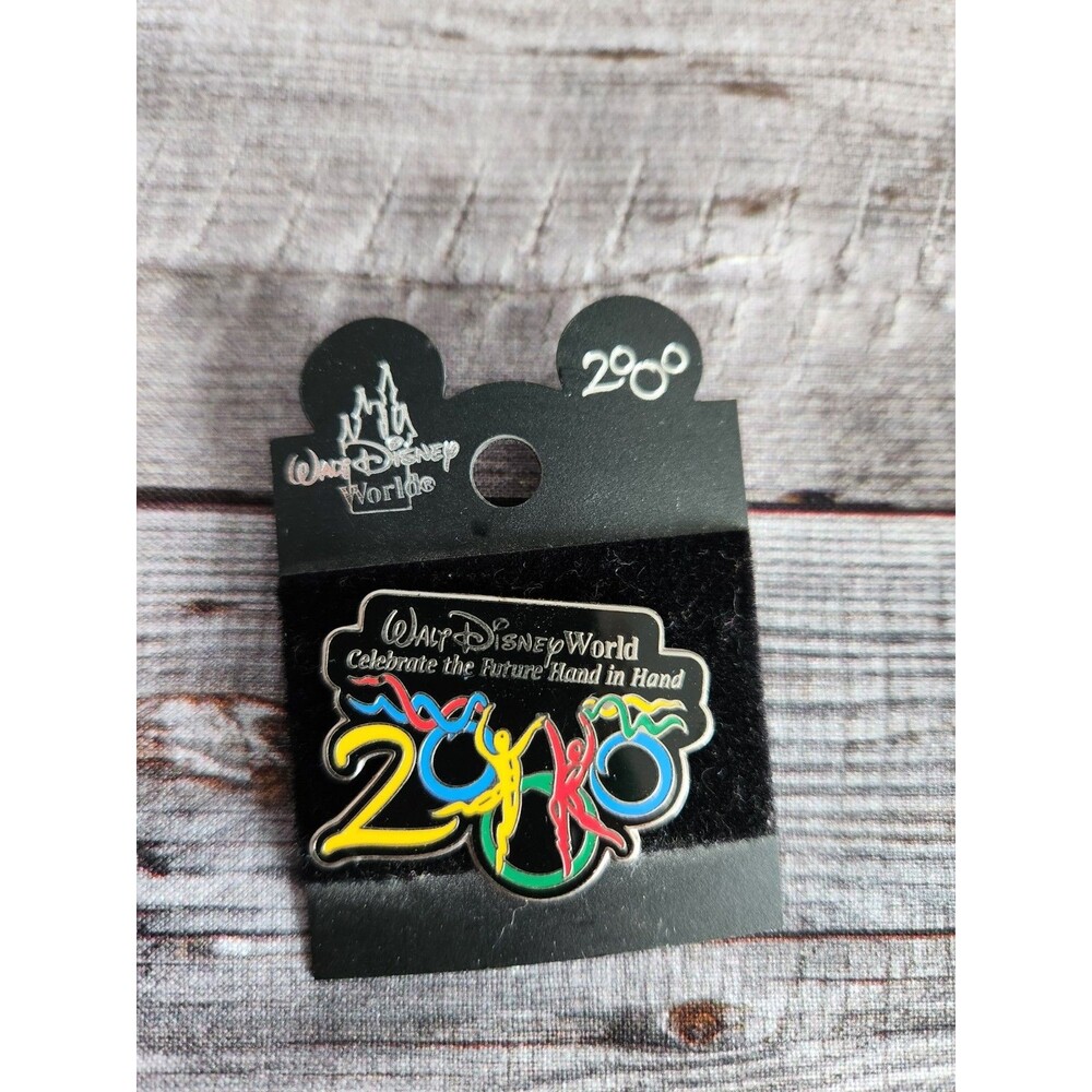 Walt Disney World Celebrate the Future Hand in Hand 2000 pin Y2K Vintage